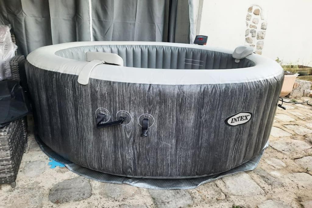 Villa Confortable Avec Jacuzzi A Chevannes Chevannes  외부 사진