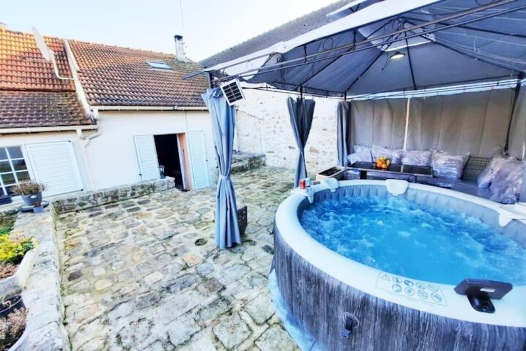 Villa Confortable Avec Jacuzzi A Chevannes Chevannes  외부 사진